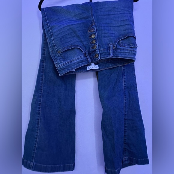 Dark Washed Flare Jeans💙 - Picture 1 of 5